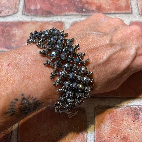 Amrita Singh Black Crystal Beaded Bracelet - Picture 1 of 9